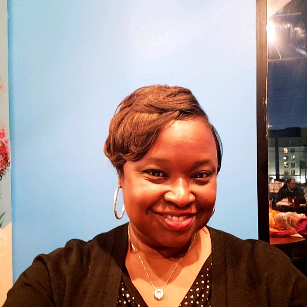 Meet your Posher, Crystal